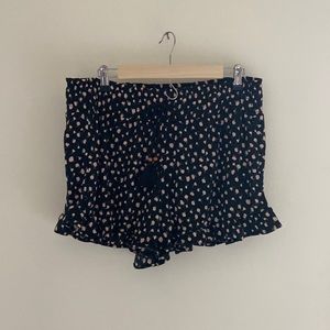 NoBo | Black Summery Shorts With Floral Pattern - Size XL